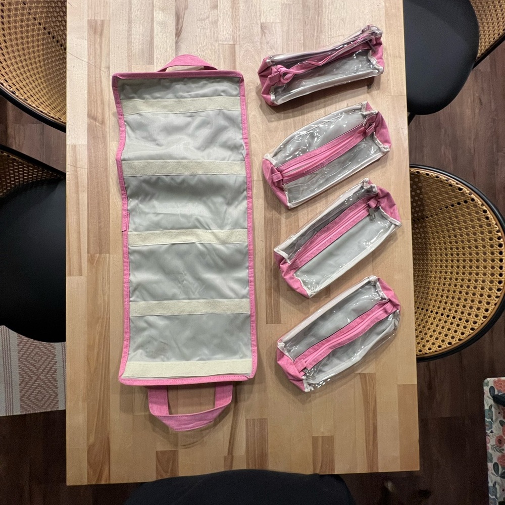 Pink and Gray Travel Organizer‎ Set